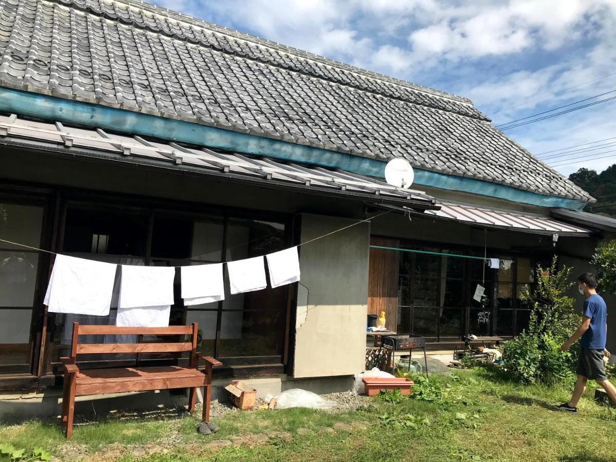 Tsuru Guest House Yukari מראה חיצוני תמונה