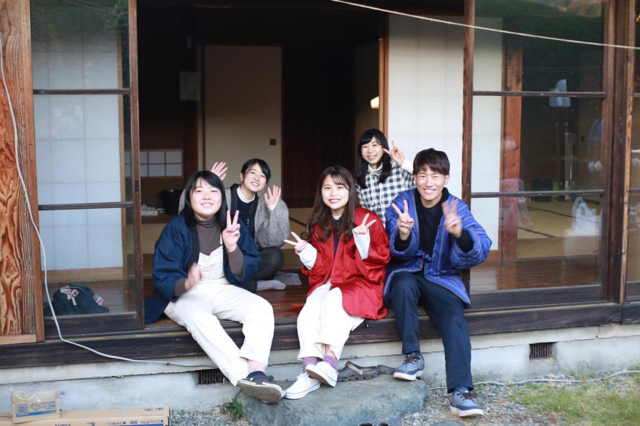 Tsuru Guest House Yukari מראה חיצוני תמונה